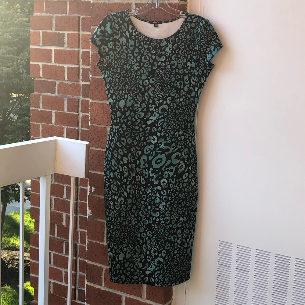 XOXO Black and Green Dress Size Medium —#041 - Picture 3 of 11